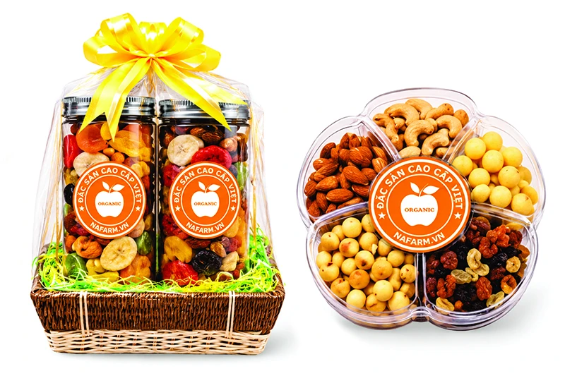 Giỏ quà Tết và khay mứt đặc sản NaFarm